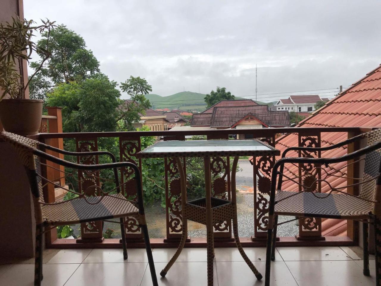 Pukyo Bed And Breakfast Belgian Lao Ban Nangoy Exterior photo